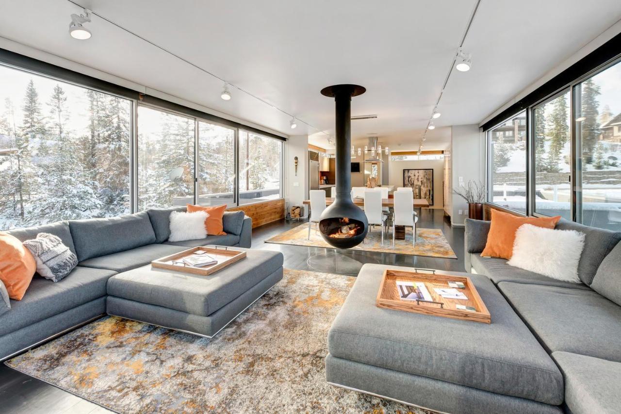 Riverside Luxury Chalet: Hot Tub, Views & Activity Perks Villa Winter Park Exterior photo